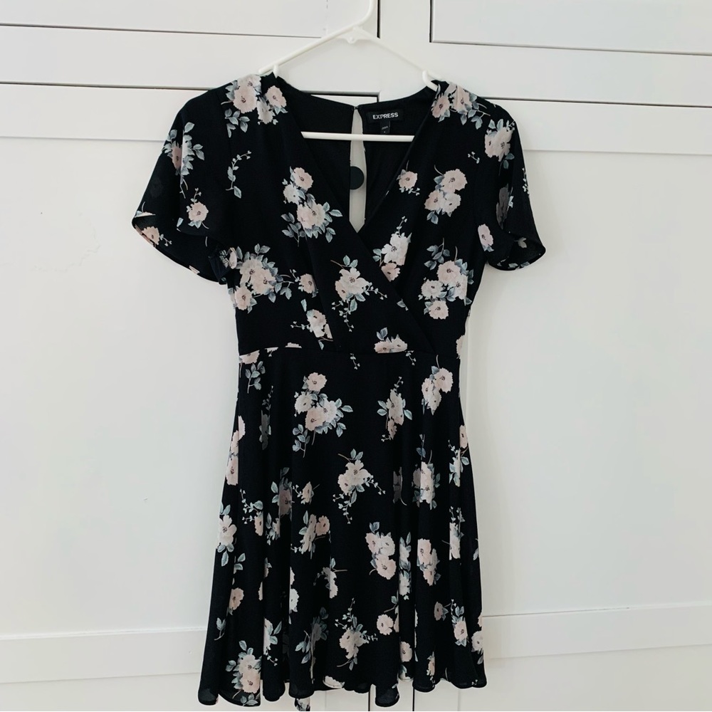 Express Black Pink Floral Faux Wrap Dress Size 0